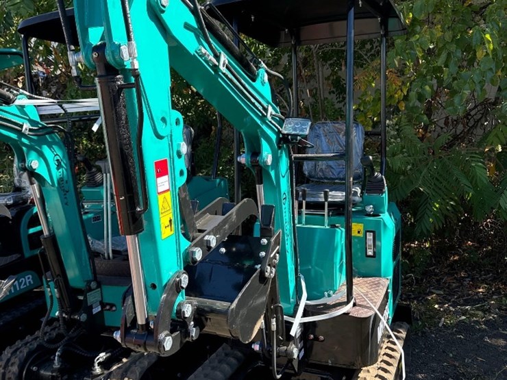 new-cfg-industrial-co-mini-excavator-model-mh12rx-image-2