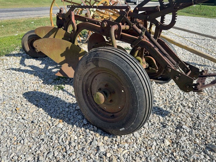 2-bottom-trip-plow-image-10