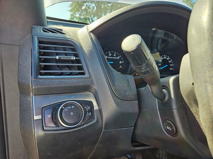 2014-ford-explorer-image-40