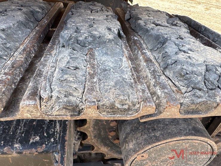 2019-caterpillar-310-image-12