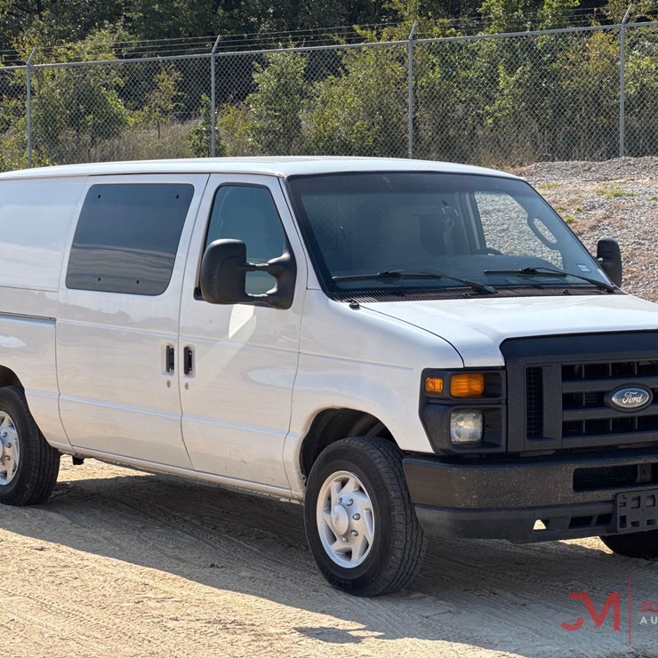 2010 FORD CARGO