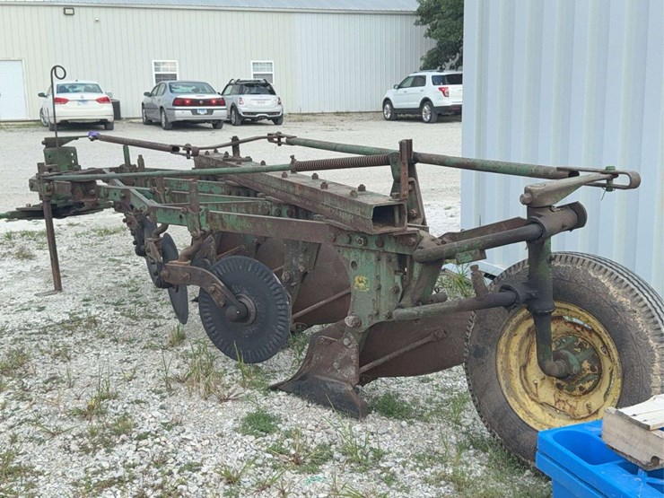 john-deere-4-bottom-plow-image-6