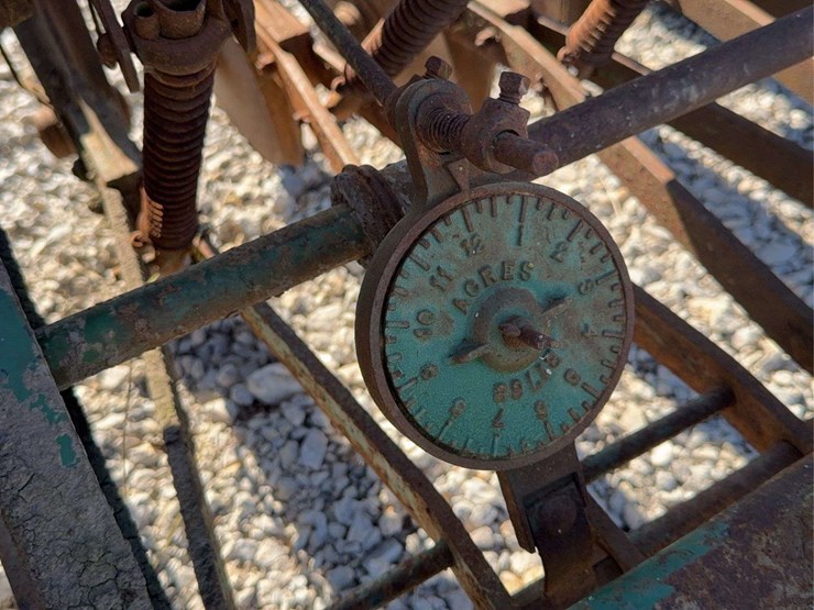 oliver-superior-grain-drill-image-40