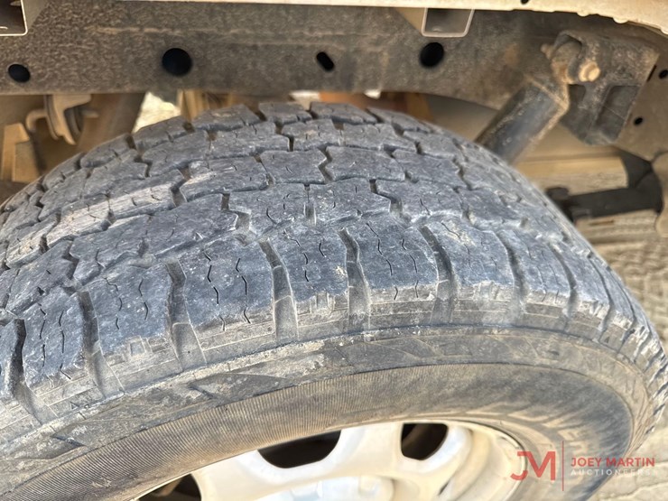 2016-ford-f150-xl-image-10