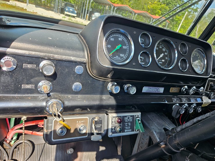 1983-ford-c800-image-56