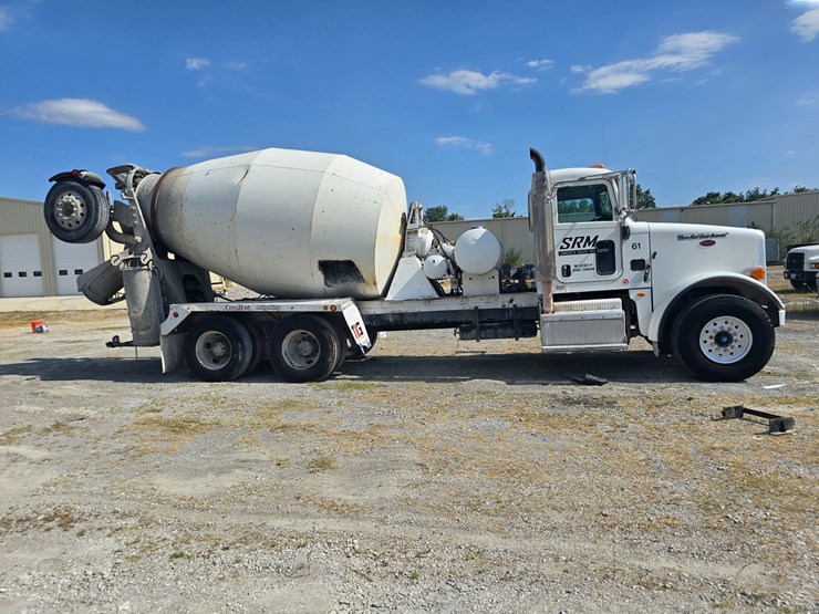 2014-peterbilt-365-image-40