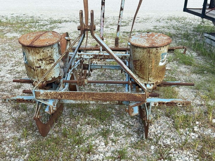 ford-12-88-planter-image-3
