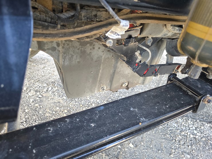 2019-peterbilt-567-image-60