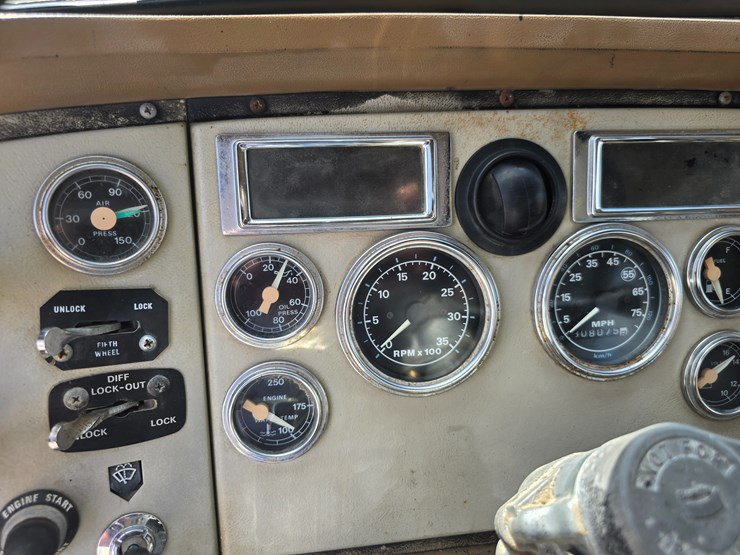 1994-ford-lta9000-image-107