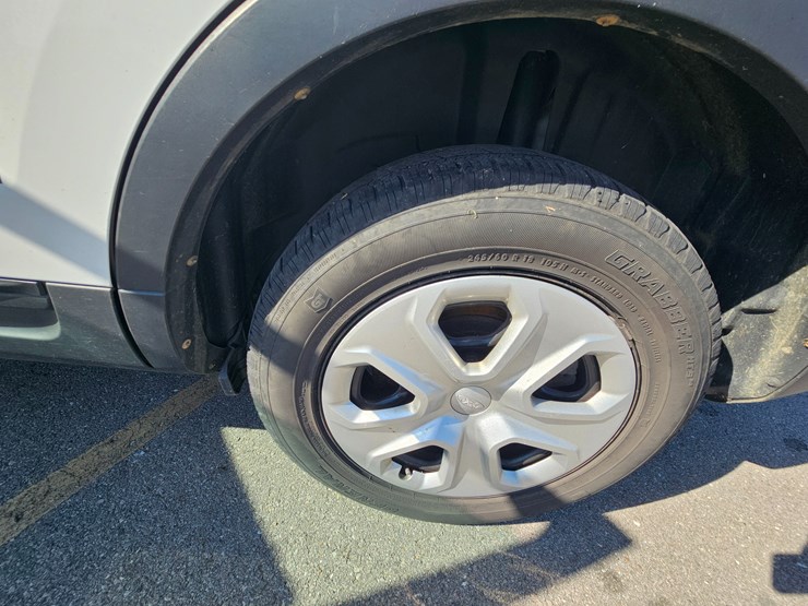 2014-ford-explorer-image-63