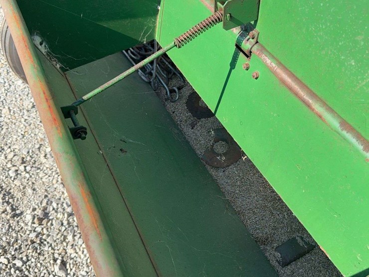 oliver-superior-grain-drill-image-16