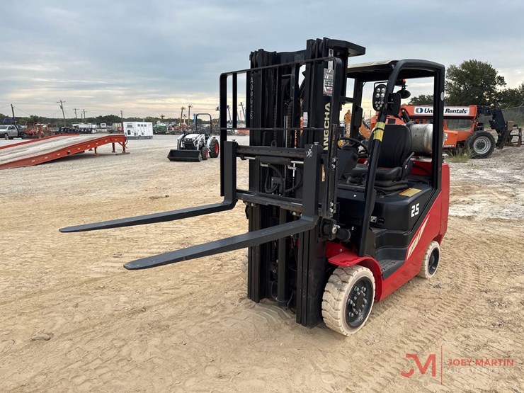 2021-hangcha-cpyd25-xw71f-c-straight-mast-forklift-image-4
