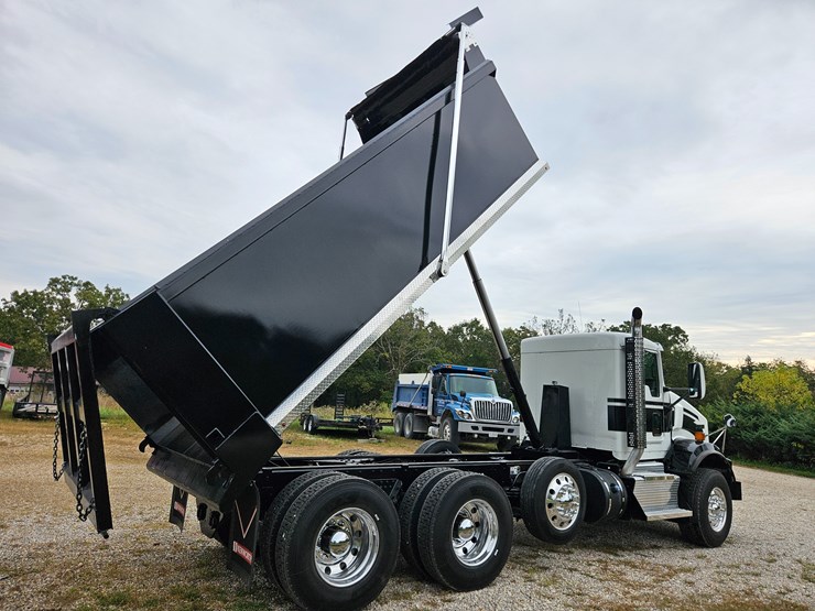 2015-kenworth-t800-image-35