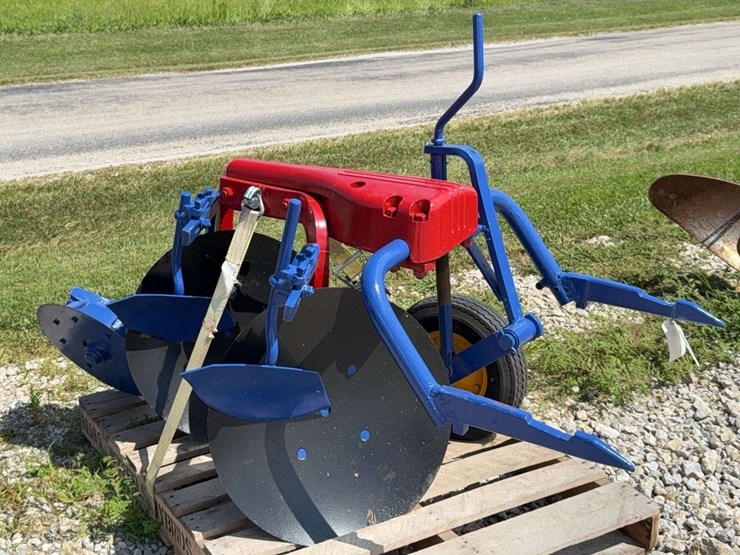 2-bottom-fast-hitch-disc-plow-image-2