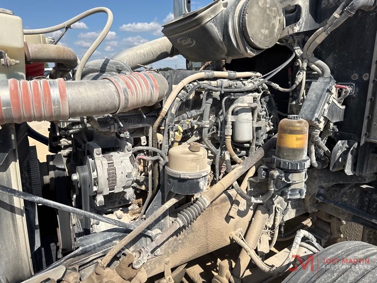 2013-peterbilt-386-image-13