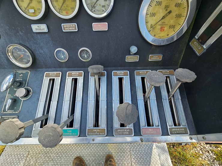 1983-ford-c800-image-64