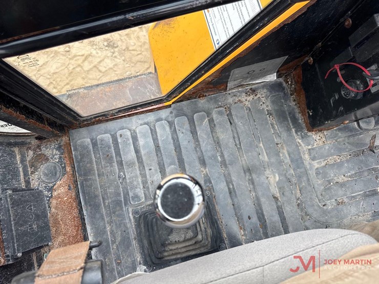 2019-jcb-930-image-14