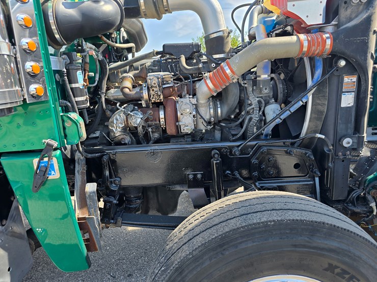 2014-peterbilt-388-image-76