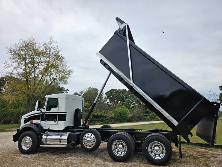 2015-kenworth-t800-image-32