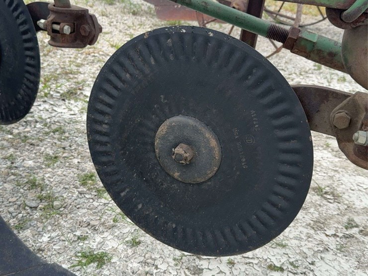 john-deere-4-bottom-plow-image-15