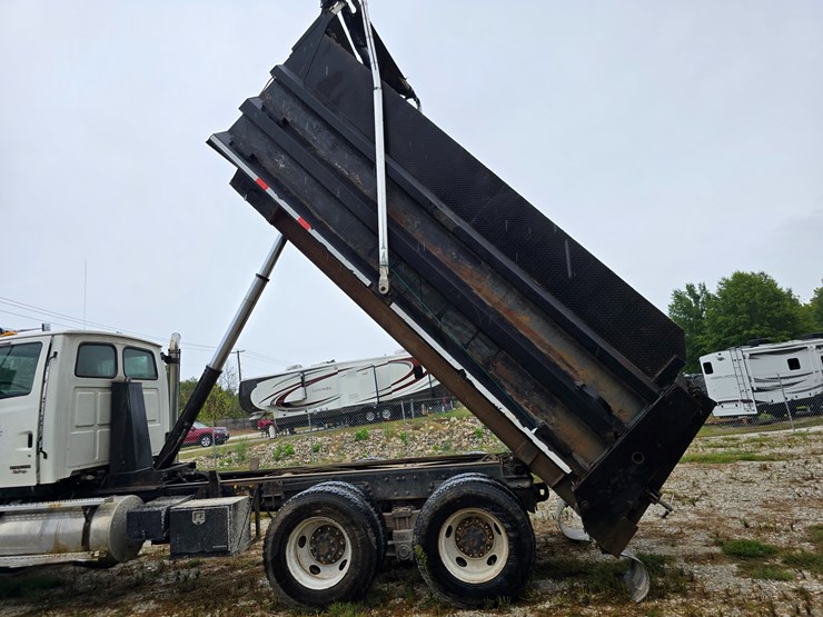 1999-sterling-l9511-image-45