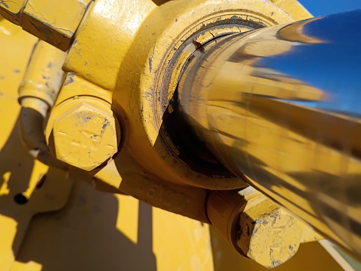 2002-caterpillar-953c-image-109