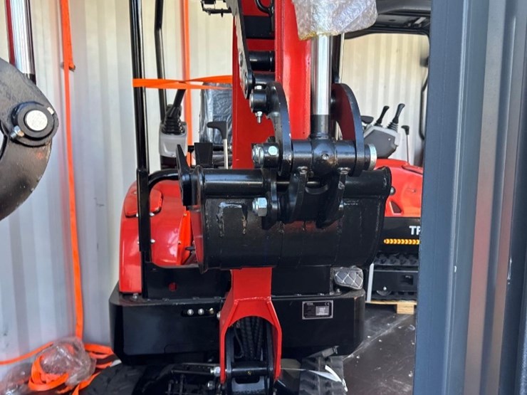 new-tpm-industrial-co-mini-excavator-model-tpm-16-image-7