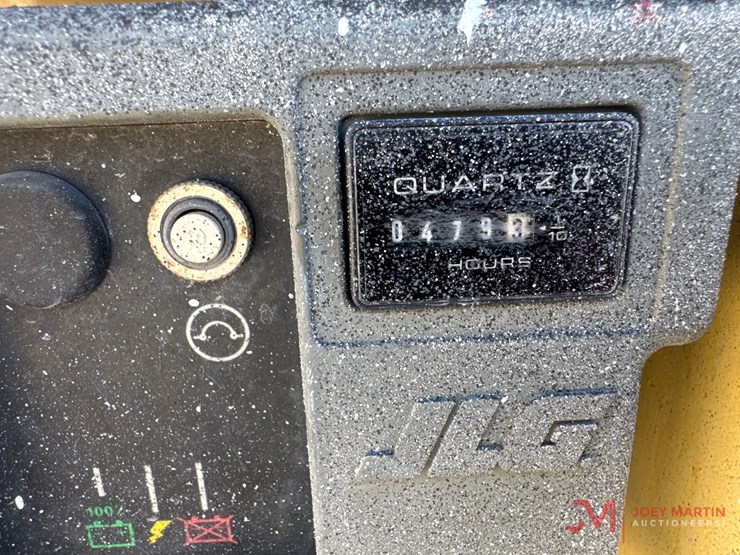 2015-jlg-2632es-image-13