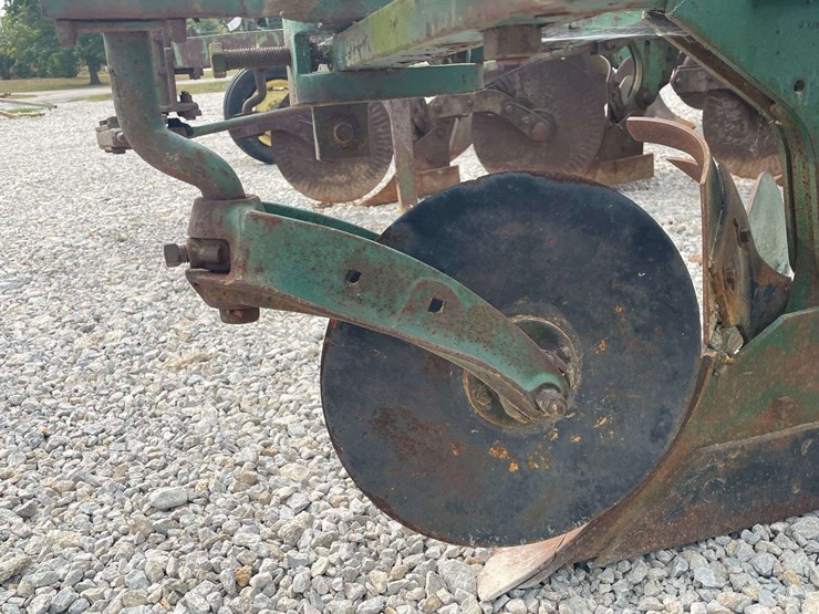 oliver-3-bottom-plow-image-11