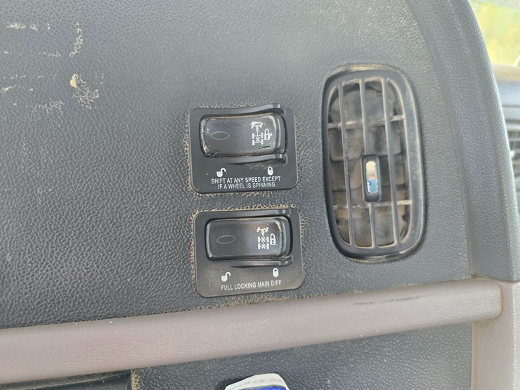 2014-peterbilt-365-image-83