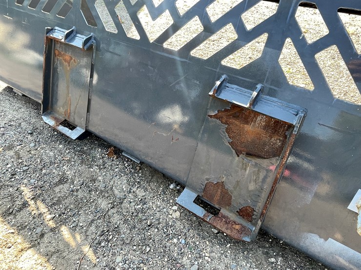 #4305-•-virnig-96"-skid-steer-mount-snow-bucket-image-13