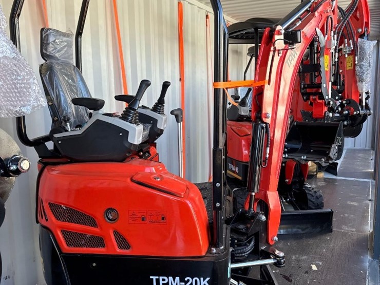 new-tpm-industrial-co-mini-diesel-excavator-model-tpm-20k-image-4