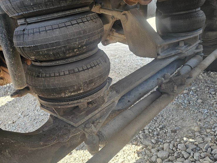 1989-peterbilt-379-image-91