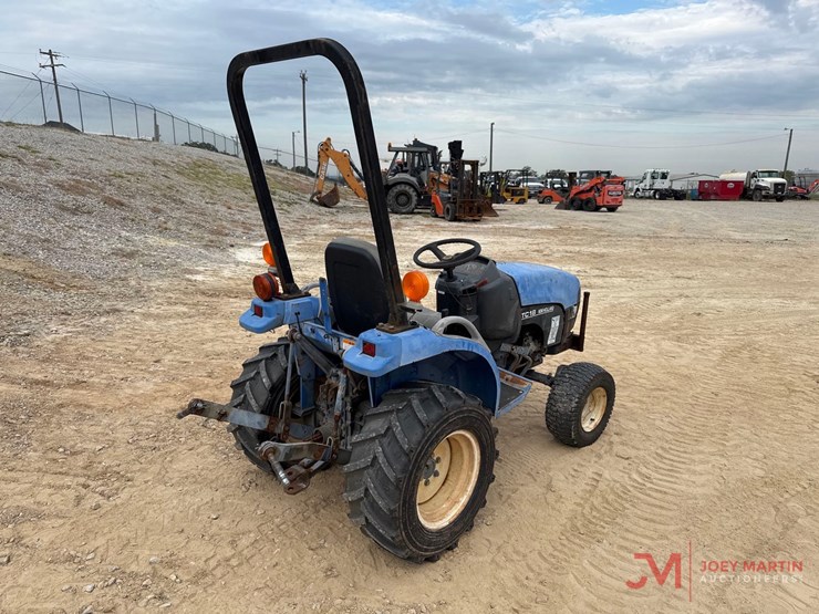new-holland-tc18-image-2