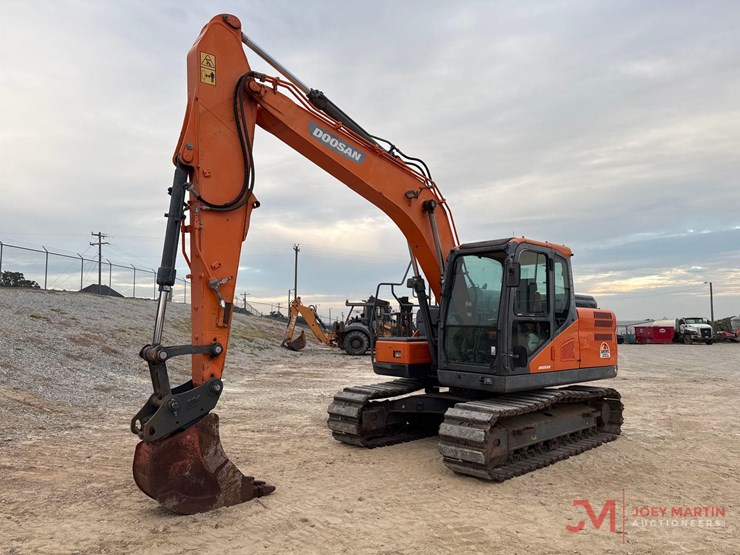 2018-doosan-dx140-lc-5-image-2