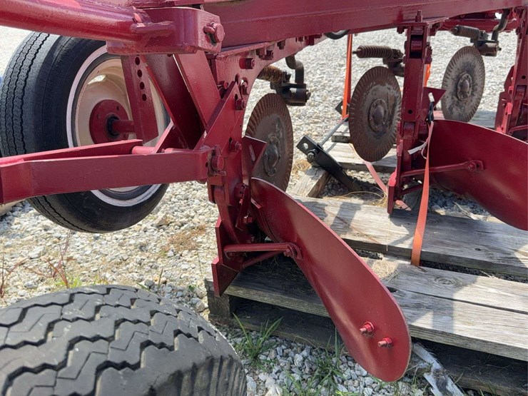 3-bottom-semi-mounted-plow-image-22