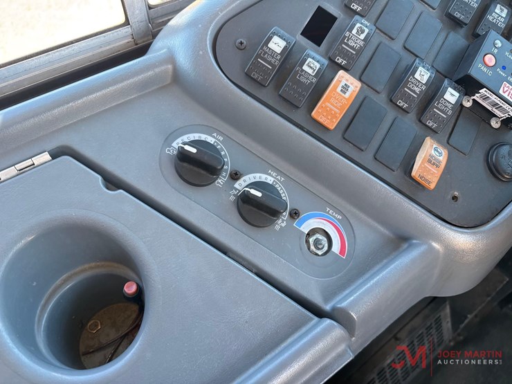 2011-international-111-image-25