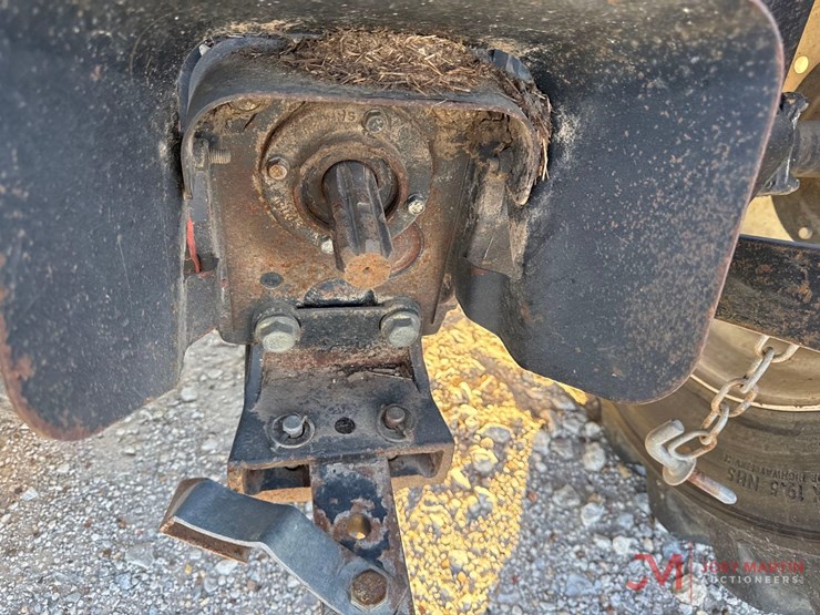 new-holland-boomer-2035-image-10