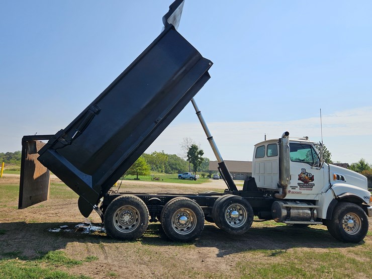 2006-sterling-l9500-image-36