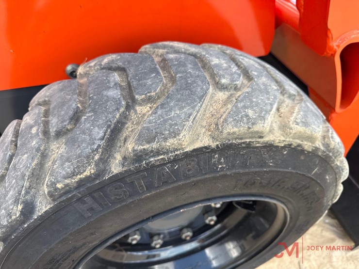 2016-kubota-ssv65-image-10