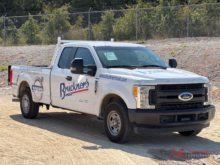 2017-ford-f250-xl-image-1