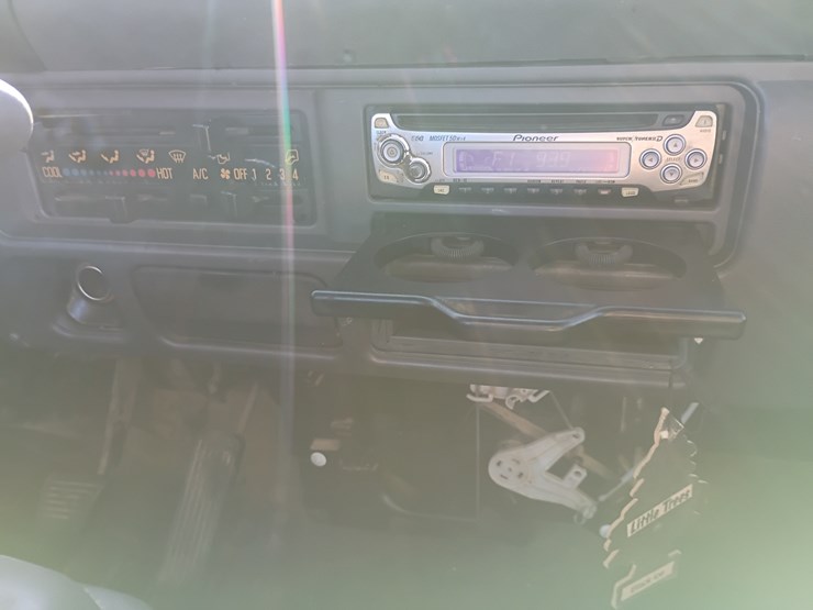 2000-gmc-w3500-image-43