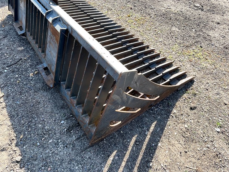 #4306-•-virnig-84"-skid-steer-mount-rock-bucket-image-8