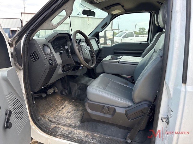 2014-ford-f550-xl-image-22
