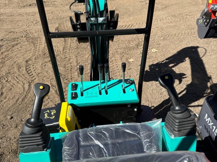 new-cfg-industrial-co-mini-excavator-model-mh12rx-image-6