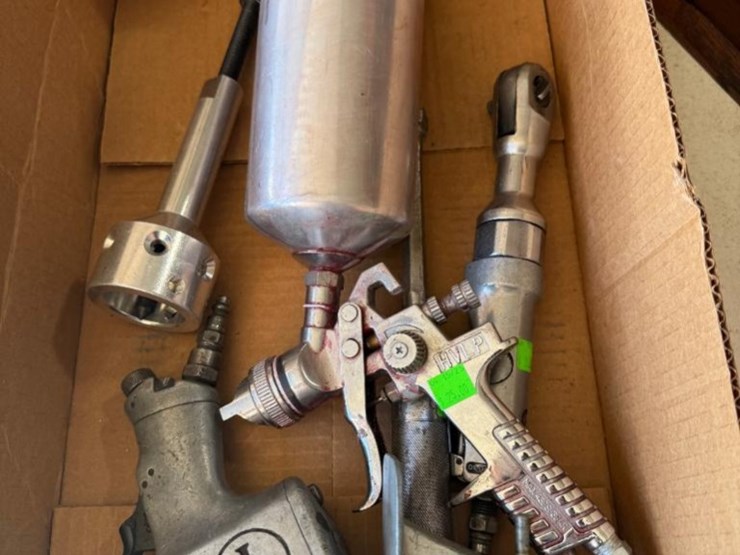 assorted-sprayers-and-pneumatic-tools-image-4