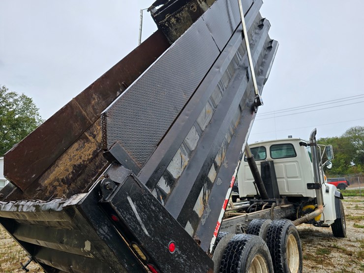 1999-sterling-l9511-image-54