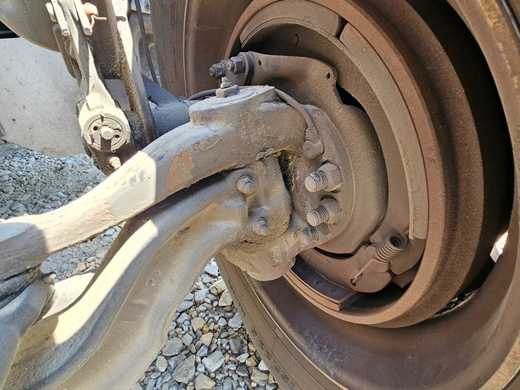 2017-peterbilt-579-image-39