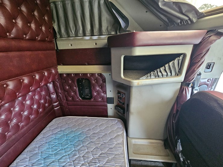 2000-kenworth-w900-image-70