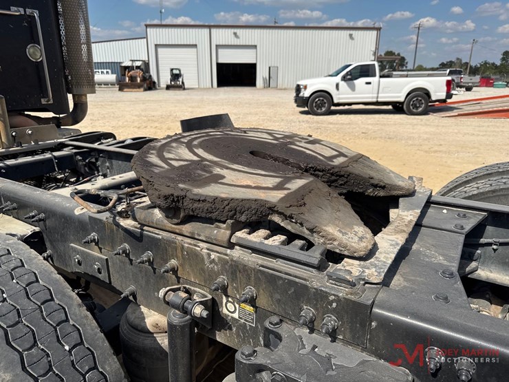 2013-peterbilt-386-image-8